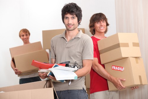 Removal van service for homes and flats in Kew